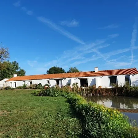 Au Coeur Du Marais Breton Летний дом